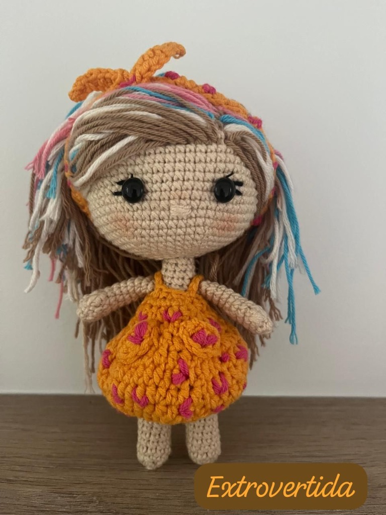 Muñeca Amigurumi "Extrovertida"